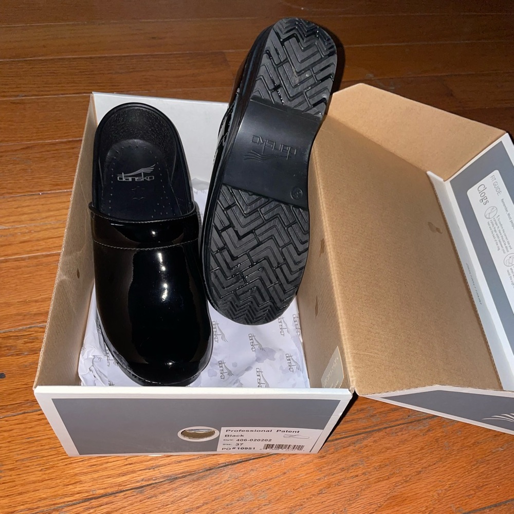 Patent Dansko clogs sz 37 WORN ONCE was too tight